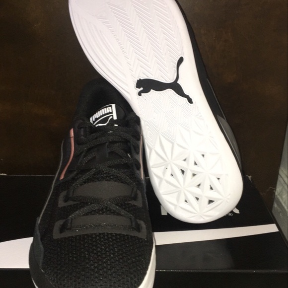 Puma Other - Puma Clyde hardwood metallic size 9 Deadstock